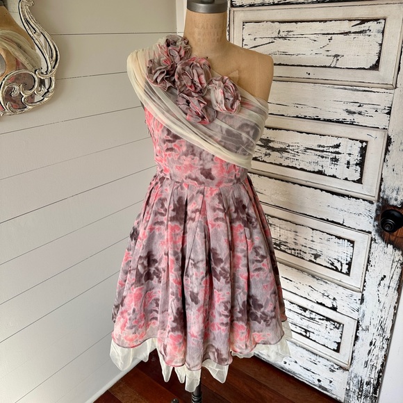 Floral mini dress by ryu - Picture 2 of 6